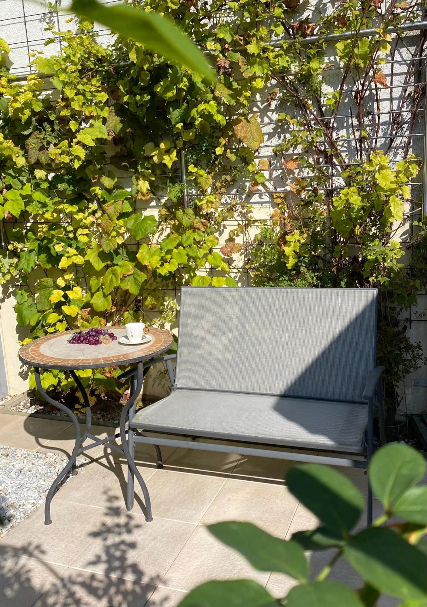 Ferienwohnung An Den Weinbergen Essenheim エクステリア 写真